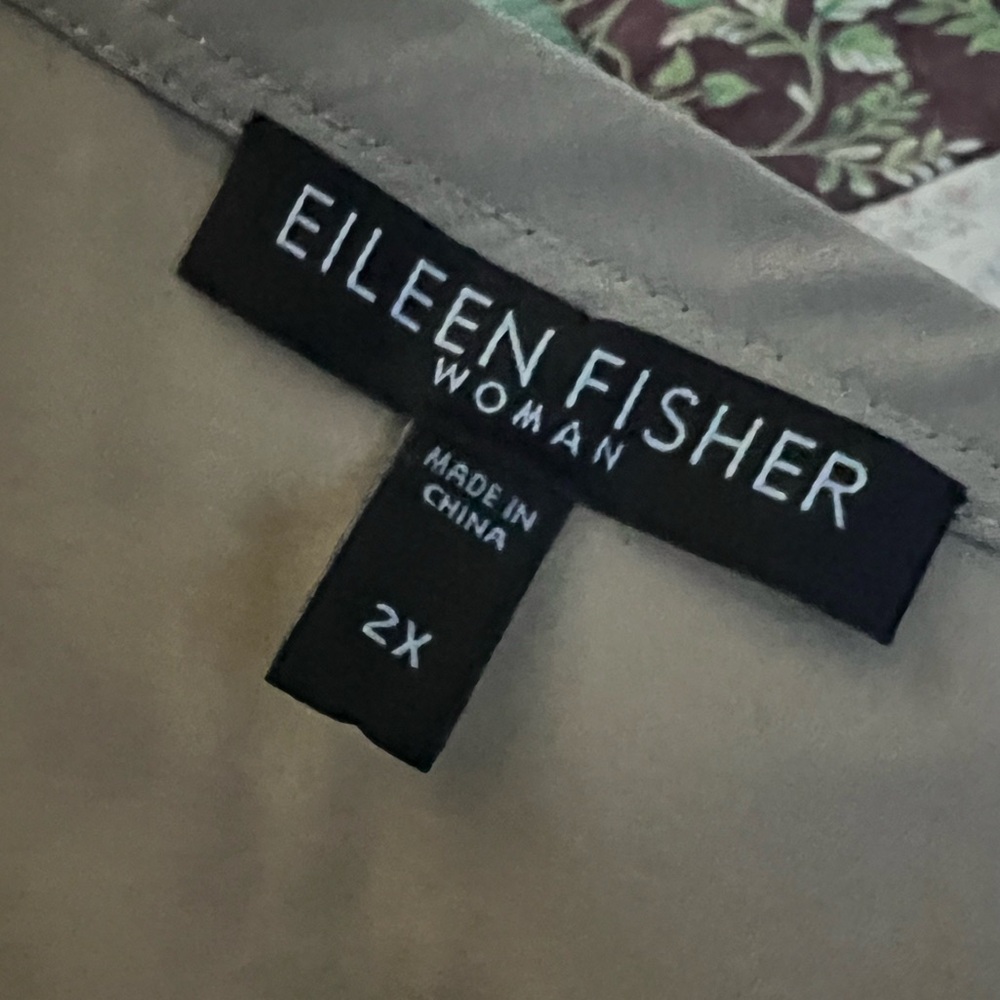 MAKE AN OFFER - EILEEN FISHER SILK Tan Sleeveless Shell Tank Blouse - Picture 6 of 6